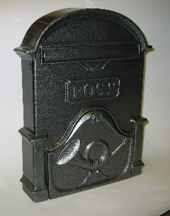 POSTALÁDA ÖNTÖTT EZÜST     KÜRTÖS V-400 40*30*6,5CM