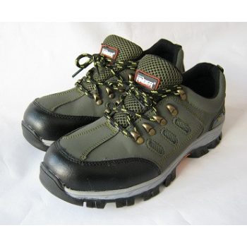 MUNKACIPŐ SZÜRKE FÉMBETÉTES 42    FINDER 194612