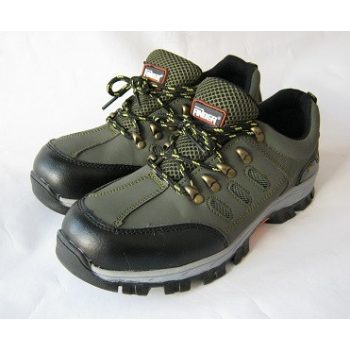 MUNKACIPŐ SZÜRKE FÉMBETÉTES 46    FINDER 194718